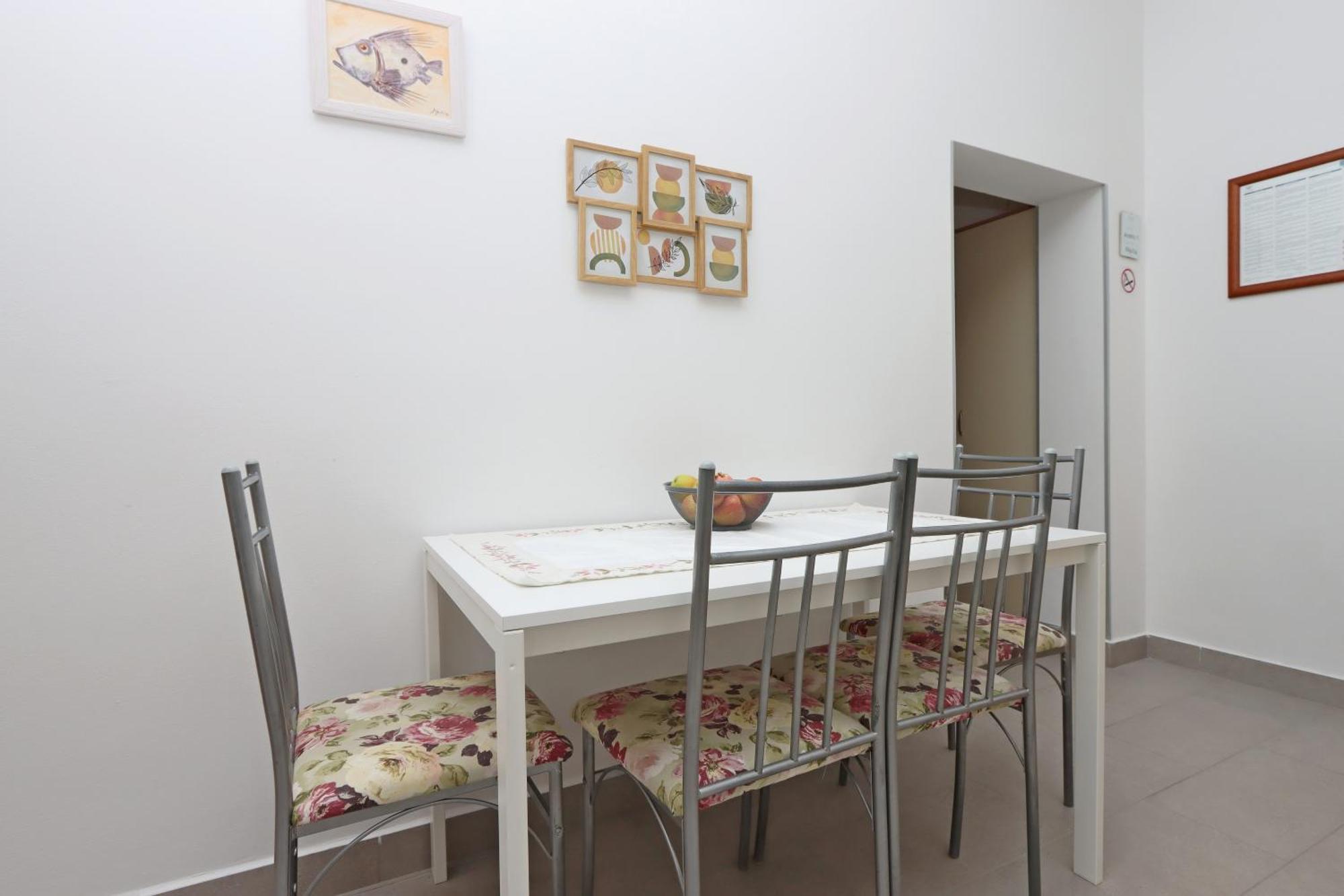 Apartments With A Parking Space Kornic, Krk - 415 Phòng bức ảnh